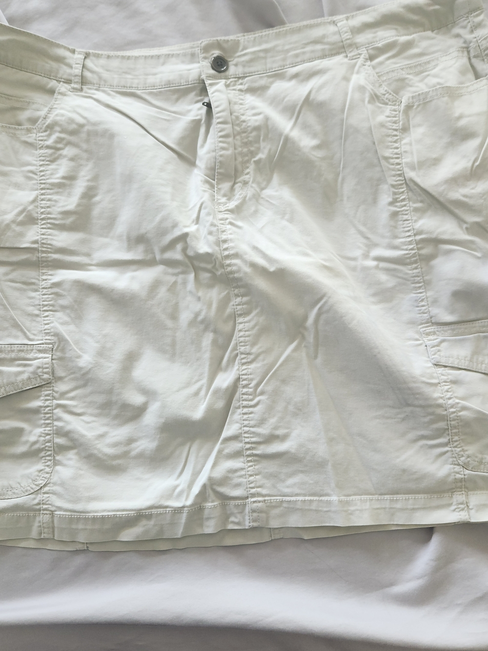 Westport 1962  Light Tan Cargo Skort with Front Pockets Size 16